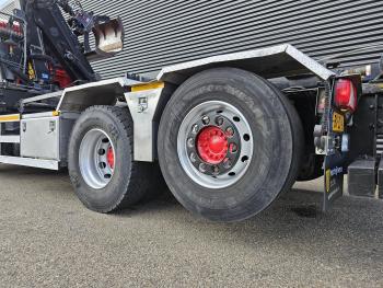 TGS 26.400 / 6x4H-2 / HMF Z KRAAN + CONTAINERSYSTEM